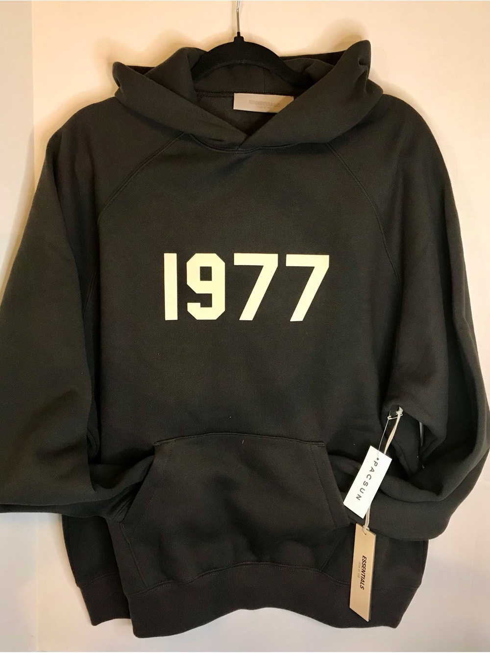 Fear of God Essentials 1977 pullover hoodie Iron color Sz M NWT 26” PTP
